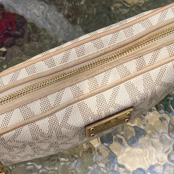 Michael Kors White Fulton Logo Crossbody Purse - Picture 10 of 16